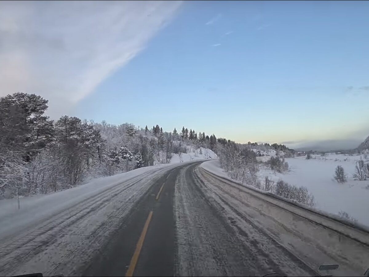 Autofahrt im Schnee